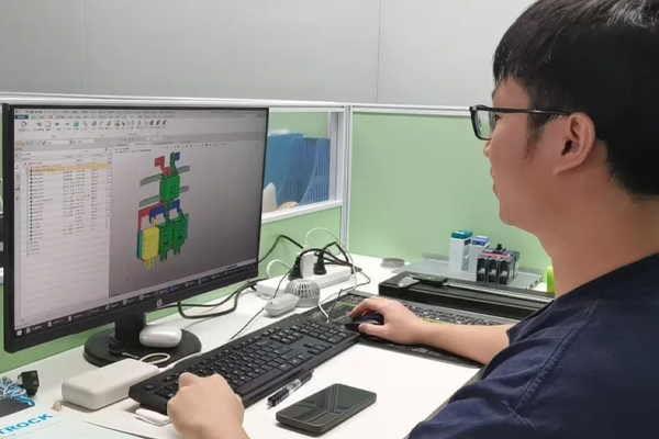 科士达员工应用oety欧亿体育
办公