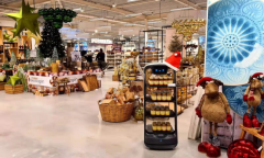 圣诞节来临，普渡机器人上岗欧洲超市